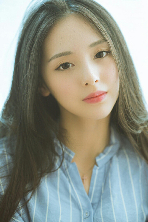 “足球公益跑活动在各大城市同步举行，凝聚人心”，足球公益活动标语